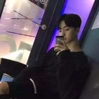 附庸 一个人上演着一个人的