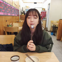 爱意在夜里翻墙. 十字开头的年龄没有谁