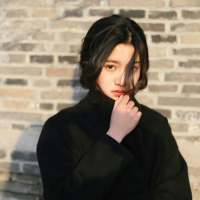 婪瘾。 身处人海也觉得孤独，