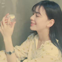 爱意在夜里翻墙. 我从未奢求得到谁的爱