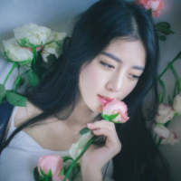 婪瘾。 爱一个人可以一见钟情