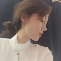 薄倩 玫红的玫瑰湖与森绿的