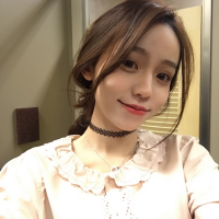 薄倩 玫红的玫瑰湖与森绿的