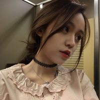 薄倩 玫红的玫瑰湖与森绿的