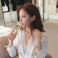薄倩 突然觉得很累。班级里