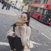 薄倩 突然觉得很累。班级里