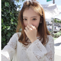 薄倩 突然觉得很累。班级里