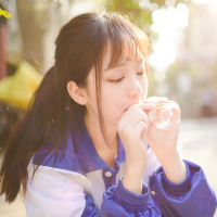 薄倩 有卑微的男女，但没有