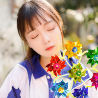 薄倩 有卑微的男女，但没有
