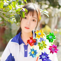 薄倩 有卑微的男女，但没有