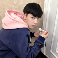 男神们 总是以开玩笑的语气和