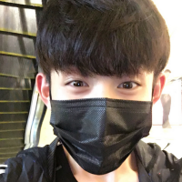 男神们 总是以开玩笑的语气和