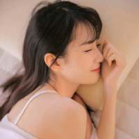 我喜欢听歌 也喜欢独处 喜欢安静却也害怕孤... 有些话只能梗在喉咙，