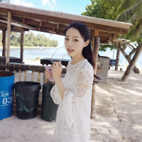 薄倩 一个人反反复复从街角