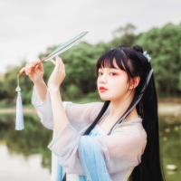 薄倩 人世间最难的就是爱情