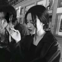 爱而不得. 阳光太过刺眼，没有我