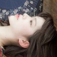 婪瘾。 心里可以孤独，但骨子