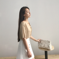 好的感情 不是一下子就把你感动晕 我安静的忧伤，在失去