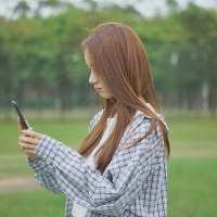 婪瘾。 哭哭啼啼的挽留一个人