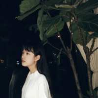 你缺席了太多，在我需要你的时候。 毕业离别时的伤感。互