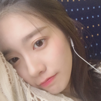 我会拼命挣钱 买小房子 养猫养狗养情人 And someti