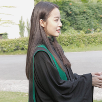 我会拼命挣钱 买小房子 养猫养狗养情人 And someti