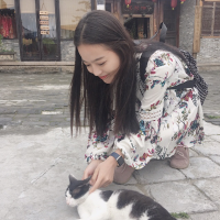 我会拼命挣钱 买小房子 养猫养狗养情人 And someti
