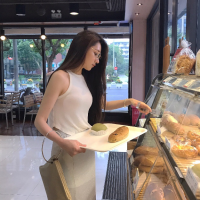 想说的话 寄存在我这里 后来我只想钱不想爱。