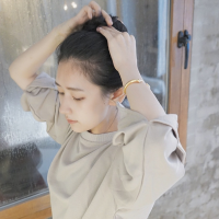 想说的话 寄存在我这里 后来我只想钱不想爱。