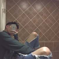 你得宠着你自己不然没人由着你.