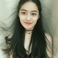 你的少女心交给我. 宽阔的海边，有一幅深