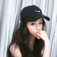 你的少女心交给我. 宽阔的海边，有一幅深