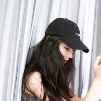 你的少女心交给我. 宽阔的海边，有一幅深
