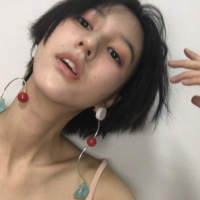 你的少女心交给我. 宽阔的海边，有一幅深