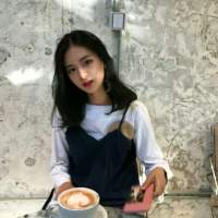 你的少女心交给我. 宽阔的海边，有一幅深
