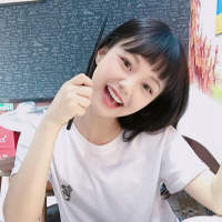 你的少女心交给我. 宽阔的海边，有一幅深