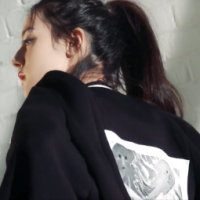 你本无意穿堂风 却偏偏孤倨引山洪 恍惚桥边又看见你对我
