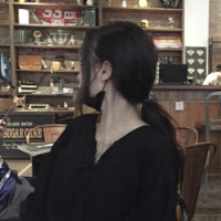 你本无意穿堂风 却偏偏孤倨引山洪 愿君少愁苦，常驻光明
