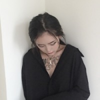 你本无意穿堂风 却偏偏孤倨引山洪 愿君少愁苦，常驻光明