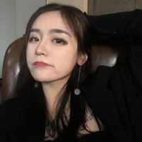 你本无意穿堂风 却偏偏孤倨引山洪 愿君少愁苦，常驻光明