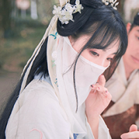 你本无意穿堂风 却偏偏孤倨引山洪 拾起记忆的碎片，还零