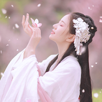 你本无意穿堂风 却偏偏孤倨引山洪 拾起记忆的碎片，还零