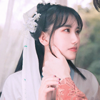 你本无意穿堂风 却偏偏孤倨引山洪 拾起记忆的碎片，还零