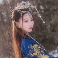 你本无意穿堂风 却偏偏孤倨引山洪 我会坚强的让所有关心