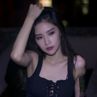 你本无意穿堂风 却偏偏孤倨引山洪 我会坚强的让所有关心