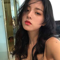 四月. 自心清明，淤泥成花。