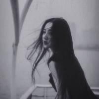 四月. 自心清明，淤泥成花。