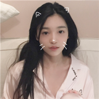 四月. 自心清明，淤泥成花。