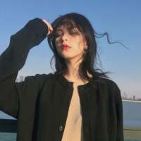 梦里拨开柔软的蒿草，下面是一片漆黑的尸骸 〆、北斗七星旳旁边，