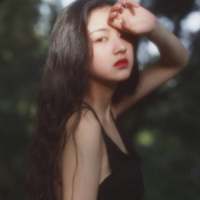 梦里拨开柔软的蒿草，下面是一片漆黑的尸骸 〆、北斗七星旳旁边，